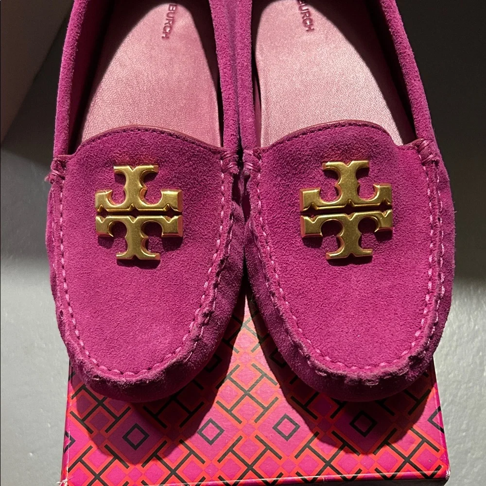 Tory Burch- Everly Driver Suede Loafers with Gold Emblem, “Prickly Pear”, size 8
